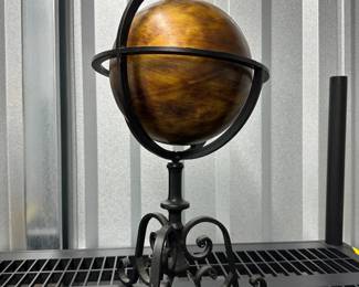 $10 - Metallic Globe Decoration 
