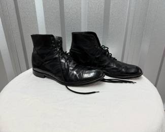 $20 Pair Mens dress shoes