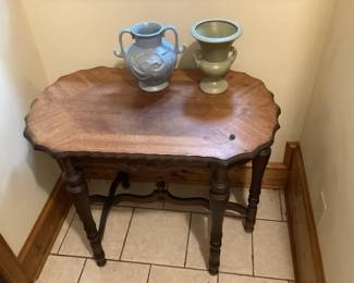 Wooden Scalloped edge accent table