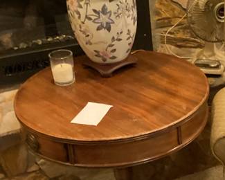 Round Drum table