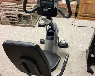 Recumbent exercise bike