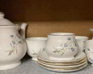 Sadler fine bone chine Teapot Creamer Sugar cups and saucersTeapot Creamer Sugar cups and saucers