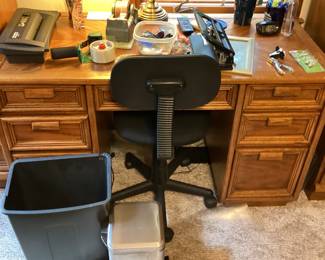 Desk with 6 drawers