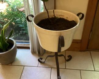 Large Planter Pot and stand