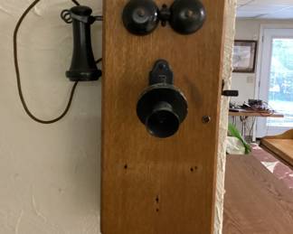 Wall Mounted hand crank telephone