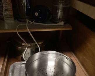 Crockpot and pan
