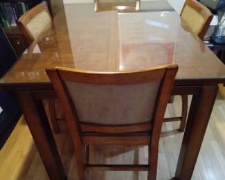 Din8ng Table with 6 chairs and added glass top