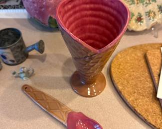 Ceramic Ice Cream Cone Holder 