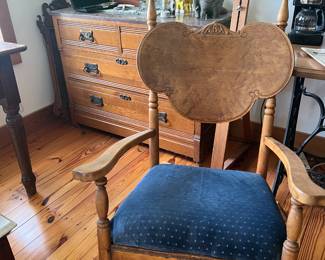 Beautiful selection of antique and vintage furniture and décor:
Antique Wooden Rocking Chair – Features a carved back with unique detailing and a cushioned blue velvet-style seat. Solid wood frame with classic turned spindle arms and legs.
Oak Dresser with Drawers – Sturdy antique oak dresser with ornate metal pulls and plenty of storage. Perfect for a bedroom, hallway, or as a statement piece.
Vintage Table Lamp – Decorative lamp with a patterned shade, ideal for adding charm to any room.
Collectible Figurines – Includes a variety of animal figurines (giraffes, elephant, and others) displayed on the dresser, adding whimsical character.
Wooden Easel – Classic artist’s easel, great for painting, display, or decorative use.
Coffee Maker – A practical addition for everyday use.
This grouping combines antique craftsmanship with practical and decorative household items, ideal for collectors and home decorators alike.