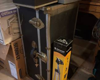 Tripod, vintage trunk 