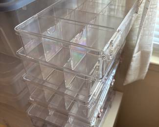 Storage containers