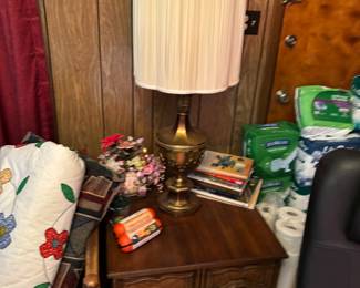 End table, vintage brass lamp