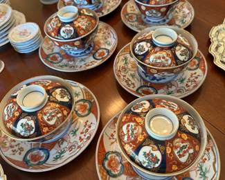 Asian Imari 6 matching bowls, plates, and lids. 