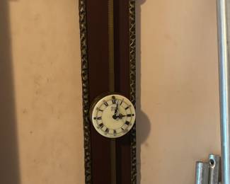 Anno 1750 Sawtooth wall clock