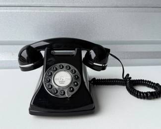 62 BlackRetroStyleCordedTelephonewPushButtonsDialing