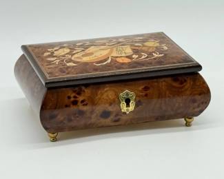 44 VintageItalianInlaidWoodMusicBoxwSanykoMusic