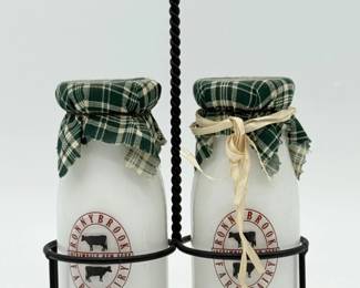 71 VintageRonnyBrooksFarmDairyBottleswMetalCarrier