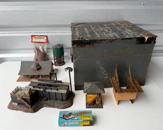 4 VintageRailroadModelPieceswWoodBox
