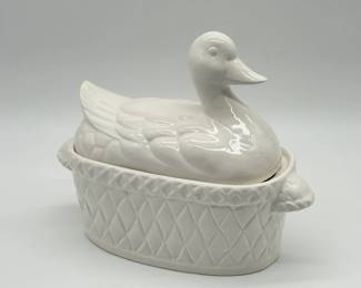 52 VintageDuckCeramicSoupTureen