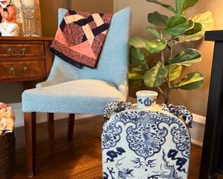 Vintage chinoiserie vase