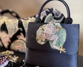 Marg of Pepper Pike purse
