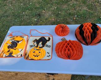 Tissue halloween decorations
