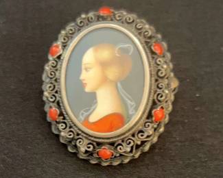 007 Brooch