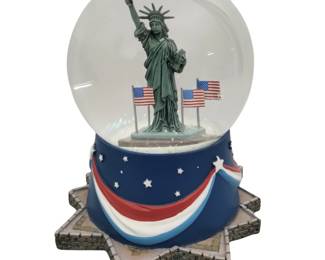 Hallmark Water Globe US National Anthem Music Box Statue of Liberty