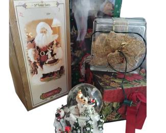 Grandeur Noel Santa Claus Boxed Christmas Décor Water Globe