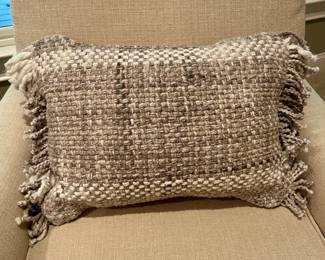 Pottery Barn Indoor/Outdoor Lumbar Pillow with Fringe - $45
Cozy woven throw pillow in neutral tones with knotted fringe on each side. Soft, textured fabric adds warmth and dimension to any sofa, chair, or bed.
Dimensions (approx.): 20” × 12”
Condition: Excellent, gently used