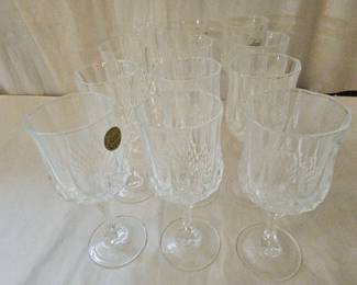 12 Longchamp Wine Glasses 