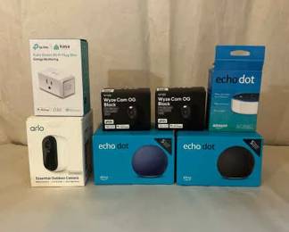 Amazon Alexa Echo Dots With Arlo Wyze Smart Home Cameras Some New