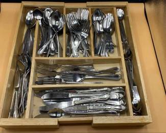 Mixed tray of stainless steel flatware