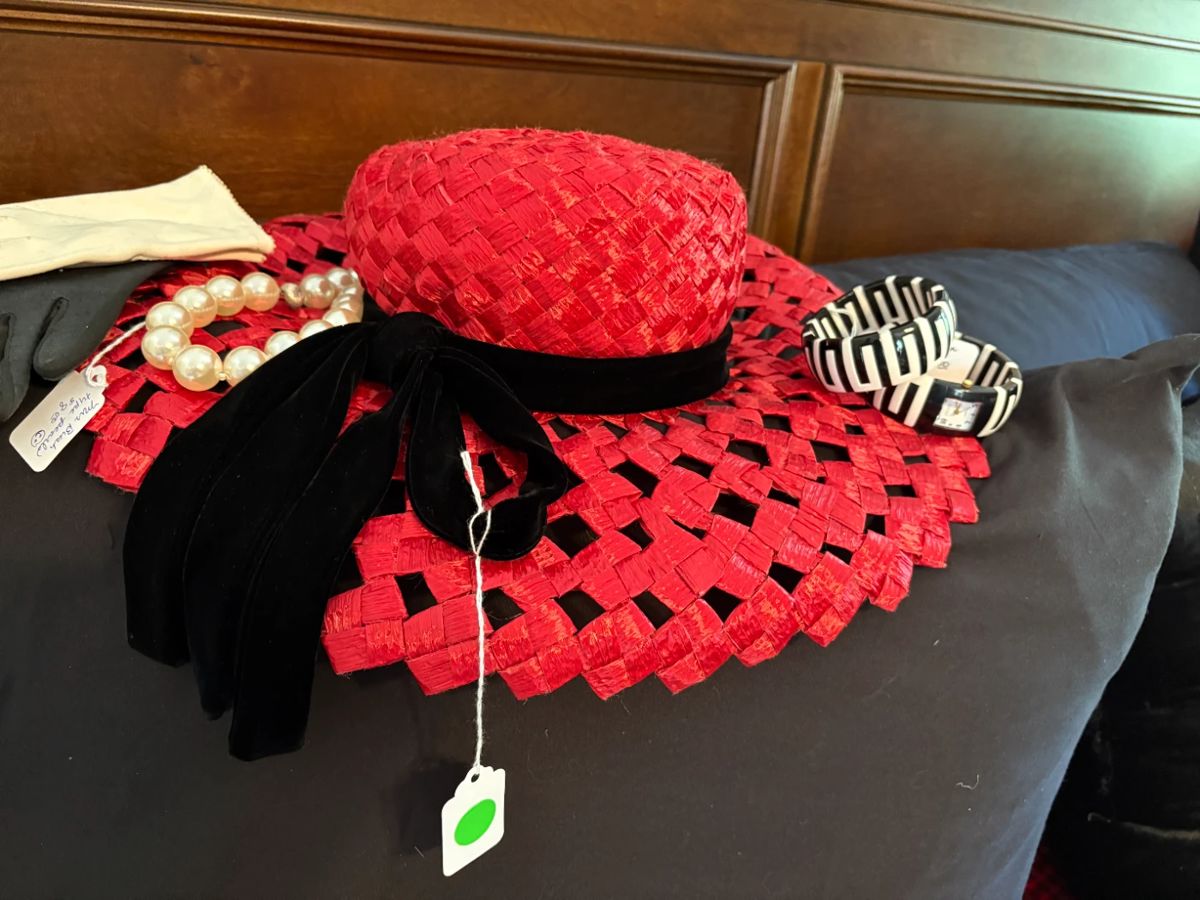 Sweet vintage hat - So cute!