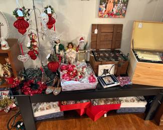 More Christmas goodies.