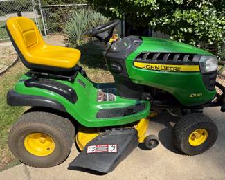 This is the smaller of the 2 John Deere garden tractors. It is a 20hp model and looks like new. It starts right up and to the best of our knowledge doesn't need anything but a new owner. We'll post pics of the other one this week.