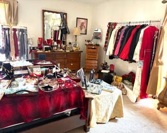 If this bedroom doesn't invite jewelry lookers, something is wrong. It is full of potential bargains and treasures.