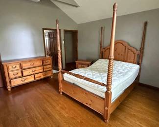 Queen Bedroom Set with Power Lift Bed, Nightstand Dresser