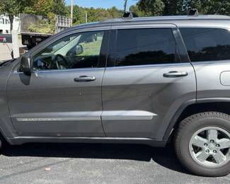 2011 Grand Cherokee Laredo NO RESERVE