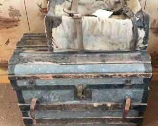 Canvas Bag And Trunk