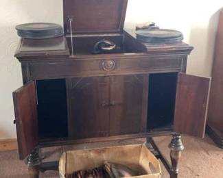 006 Vintage Victor Victrola