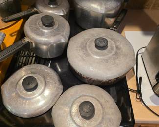 Vintage Magnalite WagnerWare pans 