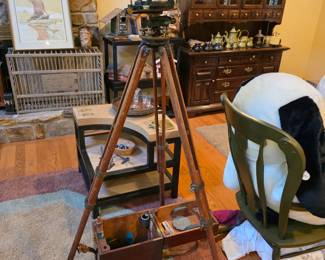 ANTIQUE VINTAGE DIETZGEN SURVEYOR'S TRANSIT LEVEL IN WOOD CASE-VN