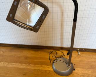 Magnifier Swing Arm Lamp