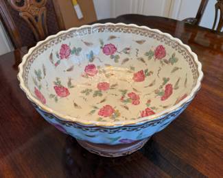 Chinese Rose Design Porcelain Bowl