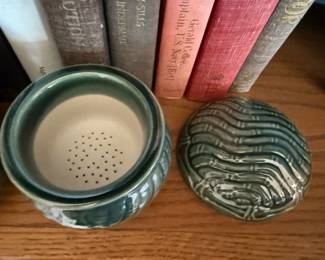 Green Ceramic Lidded Teacup with Strainer Insert