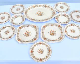12 assorted pieces of Johnson Brothers "Old English Clover"