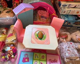 1990’s Barbie Accessories. ‘So Much To Do’ Tent. ‘Magic Change Dining Set’.