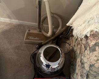 Rainbow Vacuum w/ attachments