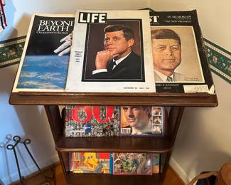 Vintage newspapers and magazines